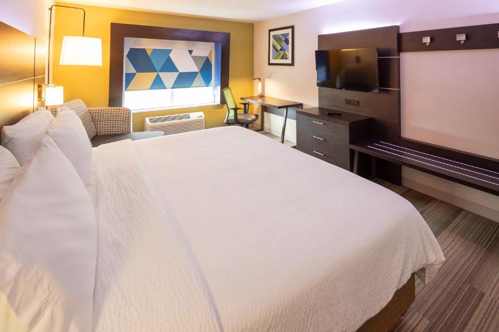Standard King Room interior