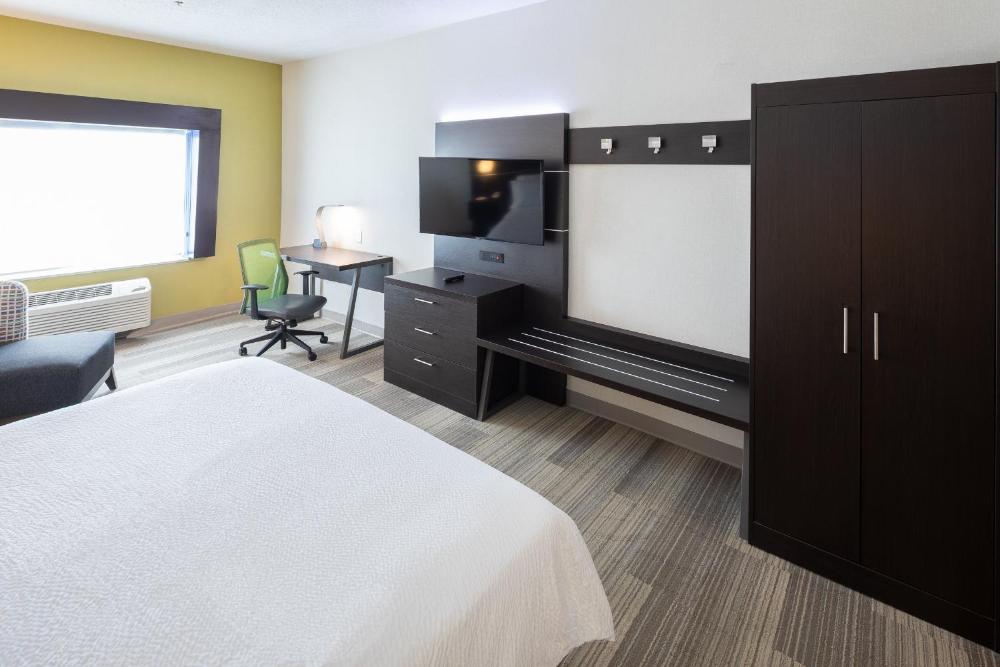 King Room - Hearing Accessible - Roll-in Shower interior